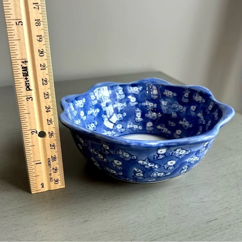 Water Pitcher and Basin Calico Blue White Flower Design Small 6 in Made in China